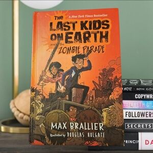 📚 3/$15: The Last Kids on Earth and the Zombie Parade Hardback Graphic Novel
